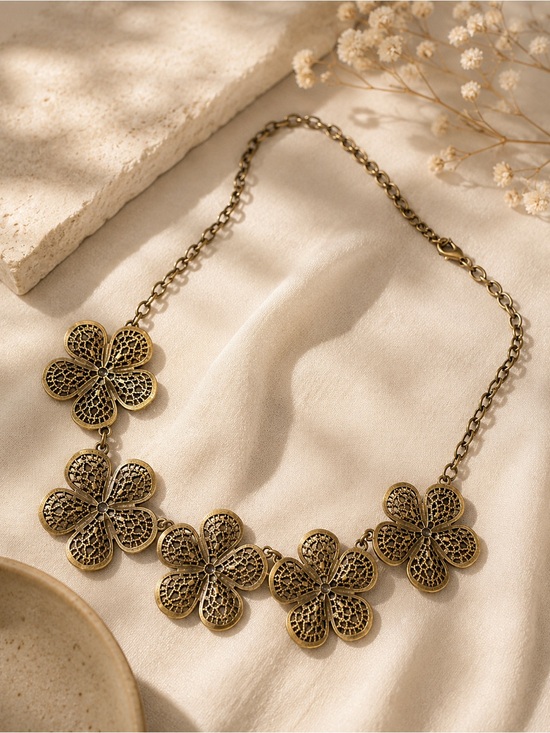 Jewelry - Vintage-Inspired Gold Flower Statement Necklace